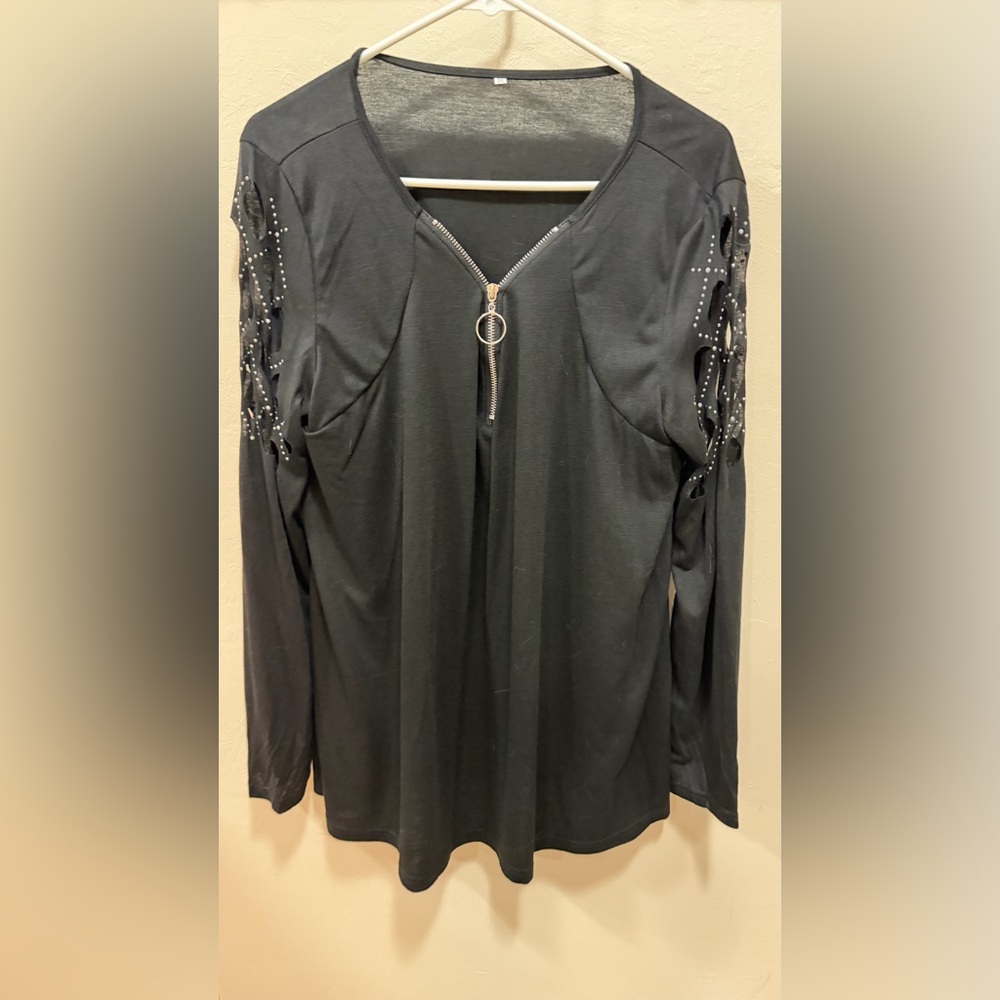Women’s XXL Black Arm Punch Out Rhinestones Zipper Detail